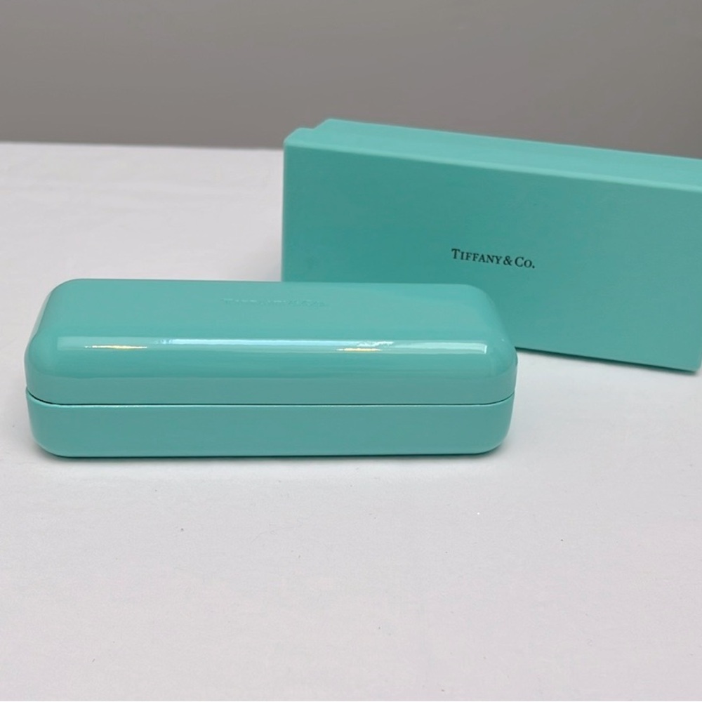 Tiffany & Co. Hard Clam Shell Glasses Case With Box